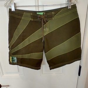 Women's Size 1 (XS) Billabong green Board Shorts